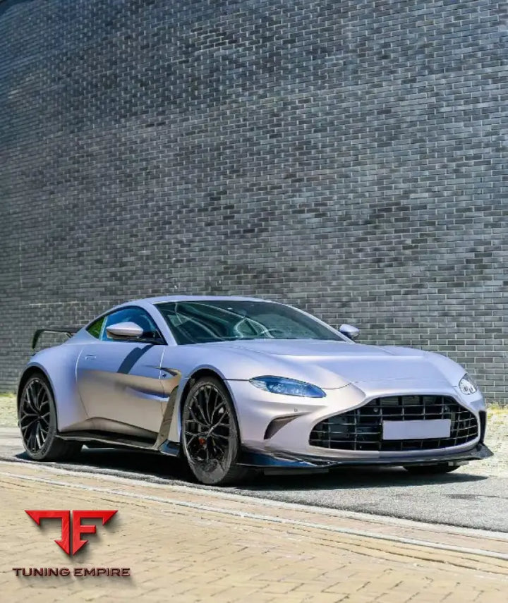 Aston Martin Vantage 2018 + Dry Carbon Body Kit