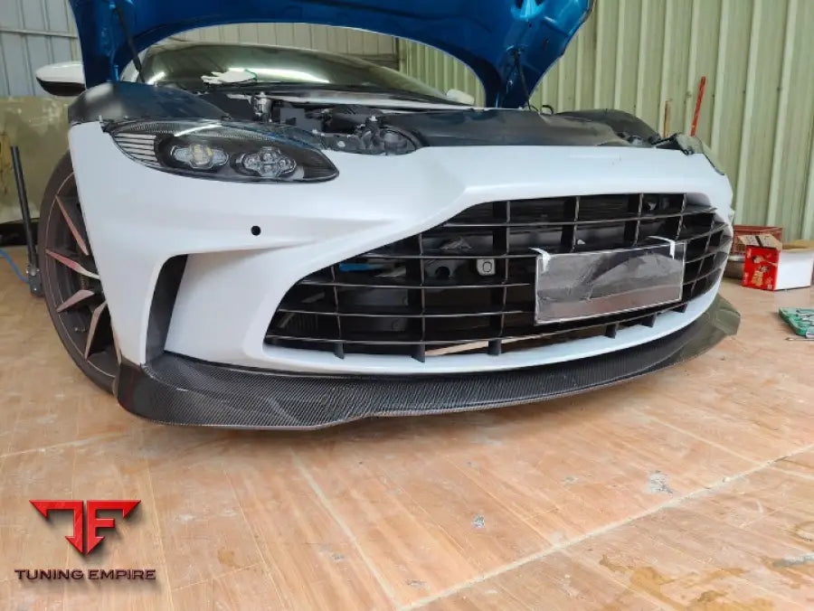 Aston Martin Vantage 2018 + Dry Carbon Body Kit