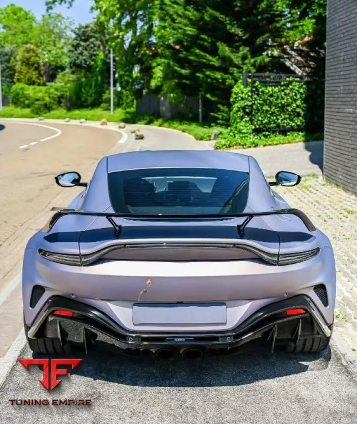 Aston Martin Vantage 2018 + Dry Carbon Body Kit