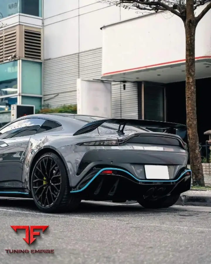 Aston Martin Vantage 2018 + Dry Carbon Body Kit