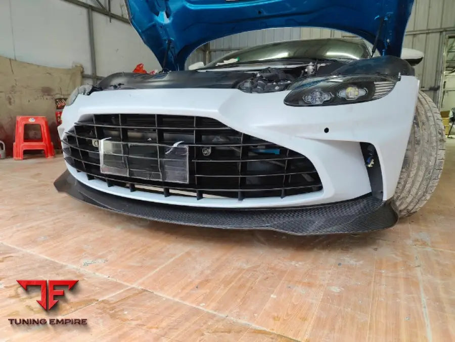 Aston Martin Vantage 2018 + Dry Carbon Body Kit