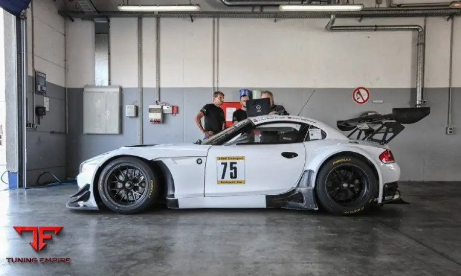 BMW Z4 E89 GT3 RACING CARBON BODY KIT - latest generation