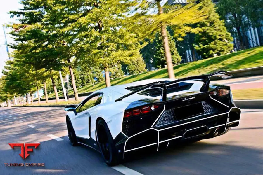 LAMBORGHINI AVENTADOR LP700/LP750/LP740/LP720/LP780 COUPE & ROADSTER DC STYLE CARBON FIBER TRUNCK SPOLIER BSD