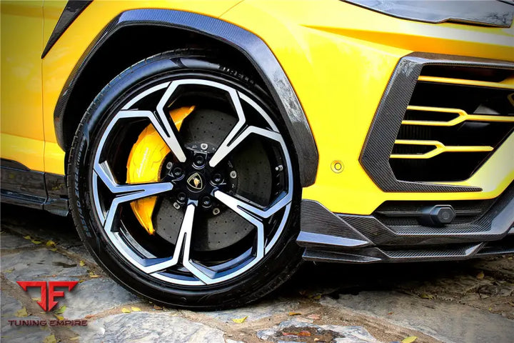 LAMBORGHINI URUS TC STYLE DRY CARBON FIBER FENDER FLARE BSD