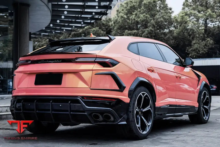 LAMBORGHINI URUS TC STYLE DRY CARBON FIBER FENDER FLARE BSD